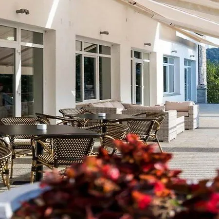 De Vic-sau 4* Tavernoles