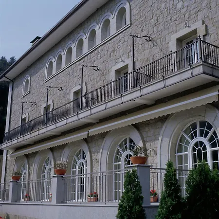 De Vic-sau Hotel 4*