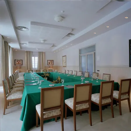 De Vic-sau Hotel 4*