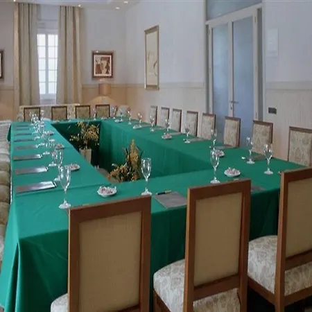 De Vic-sau Hotel Tavernoles