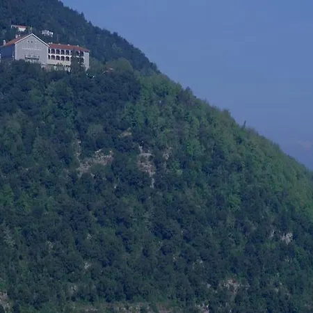 De Vic-sau Hotel Tavernoles