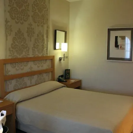 Hotel De Vic-sau Tavernoles